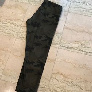 Lululemon/Athletic Wear